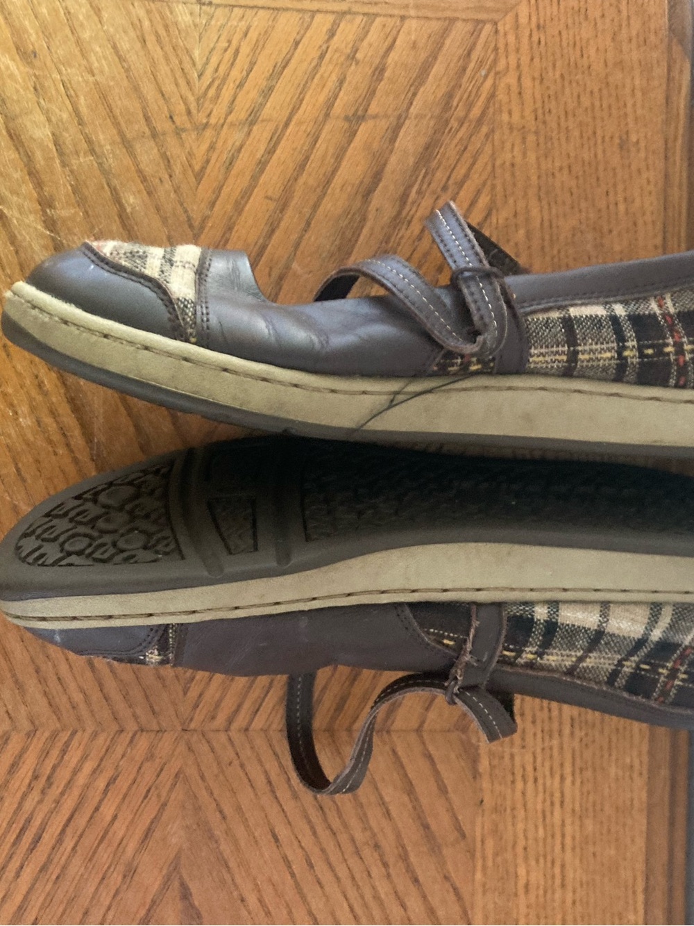 SKETCHERS Brown Plaid Embroidered Mary Jane Flats (7.5) - Picture 5 of 7